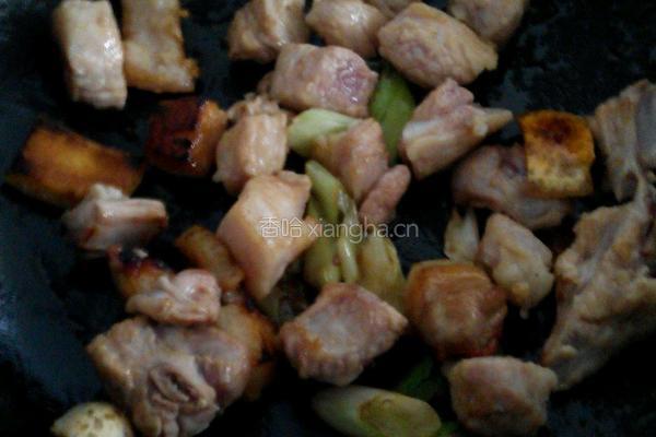 土豆五花肉焖饭的做法图解1