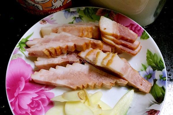 香菇培根炒时蔬的做法图解1