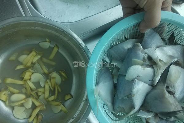 炸鱼的做法图解4
