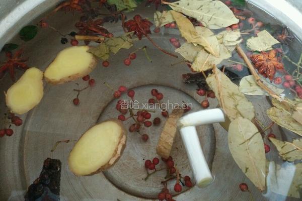煮五香花生的做法图解2