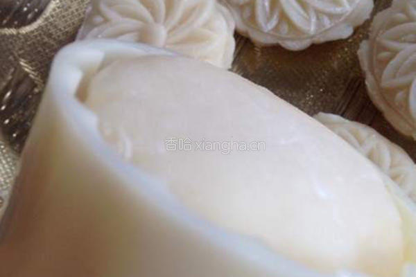 奶黄冰皮月饼的做法图解12