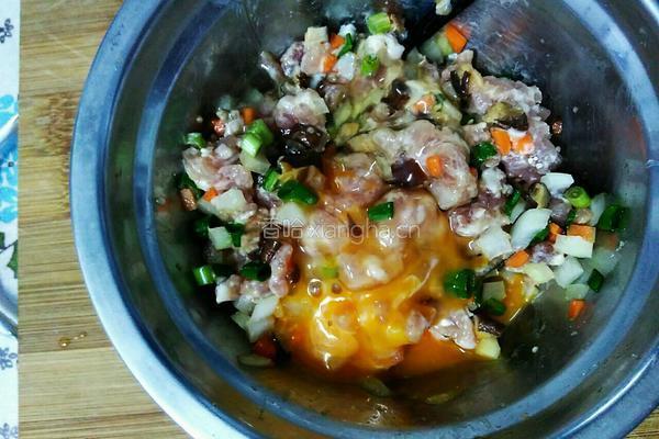 鲫鱼塞肉的做法图解4