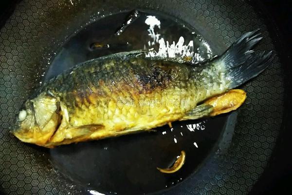 鲫鱼塞肉的做法图解13