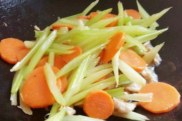 芹菜胡萝卜肉片的做法图解8