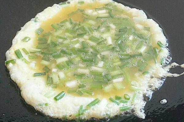 葱花煎鸡蛋的做法图解4
