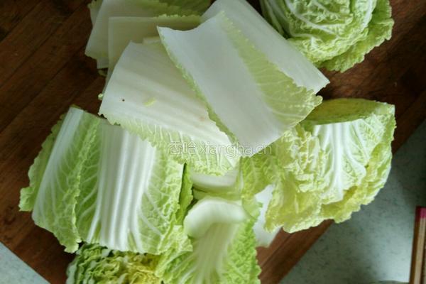 娃娃菜炖粉条的做法图解2