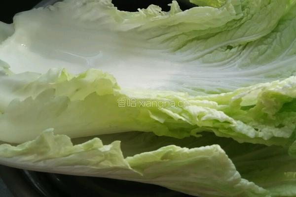 腊肉炒白菜的做法图解1