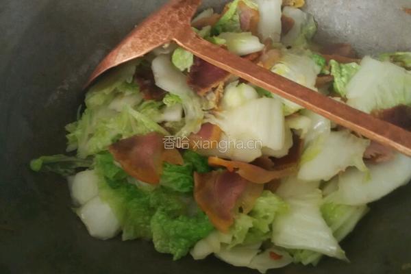 腊肉炒白菜的做法图解8