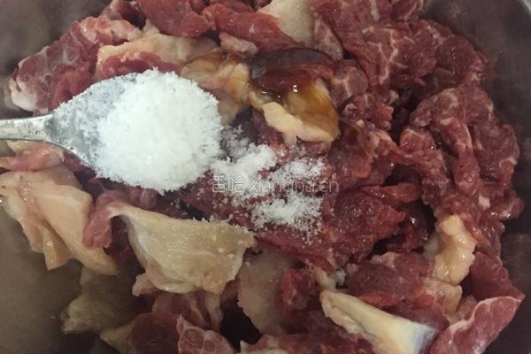 姜蓉蒸雪花牛肉的做法图解3