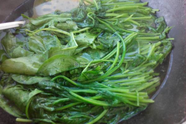 菠菜拌花生米的做法图解4