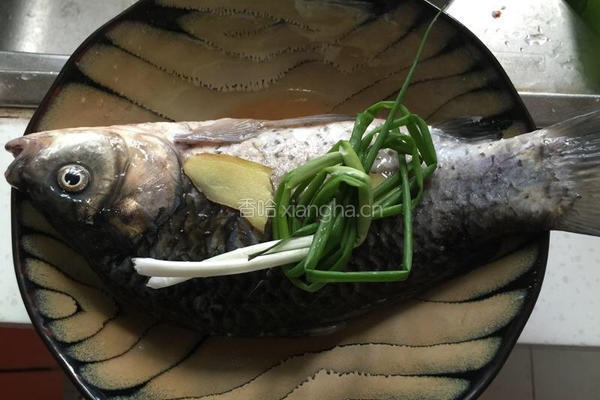 鲫鱼豆腐汤的做法图解2