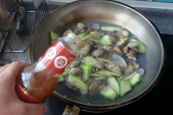 蛤蜊丝瓜汤的做法图解6