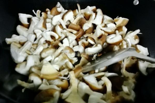 冬菇炒五花肉的做法图解6