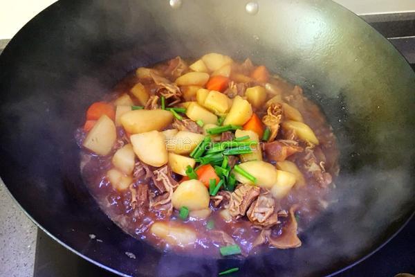 土豆炖牛腩的做法图解10