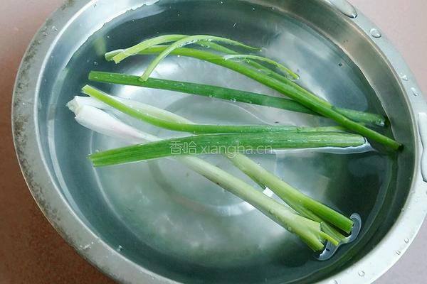 香葱土豆萝卜干丁的做法图解4