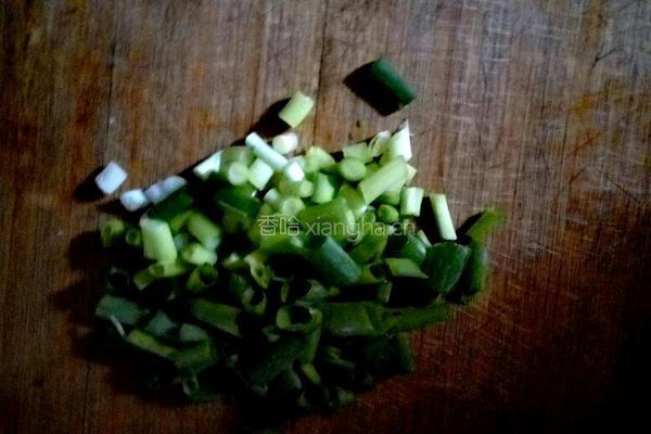 爆炒茼蒿的做法图解2