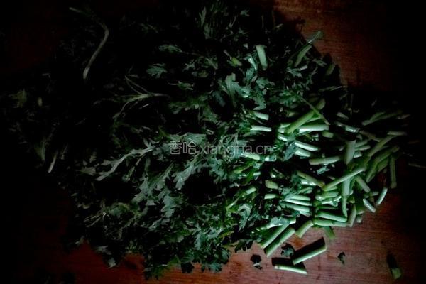 爆炒茼蒿的做法图解3