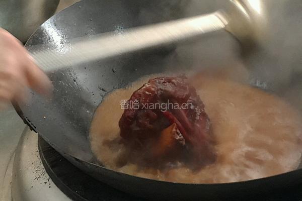 酱香肘子的做法图解2