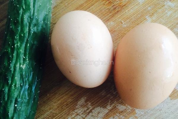 黄瓜炒鸡蛋的做法图解1