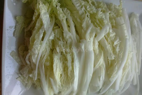 冻豆腐炖白菜的做法图解2