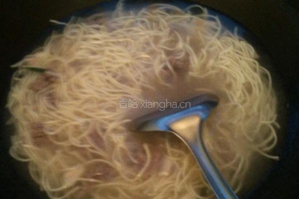 牛腩鲜鱿面的做法图解6