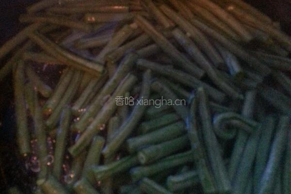 剁椒豇豆的做法图解2