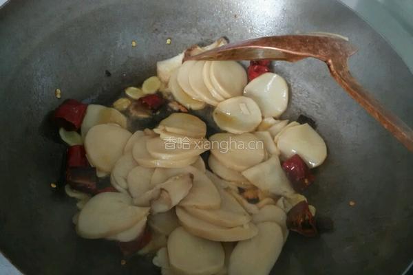 杏鲍菇炒腊肉的做法图解5