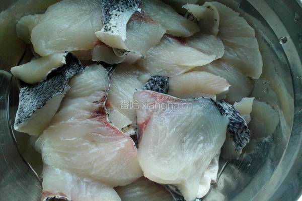 酸菜豆腐鱼的做法图解1