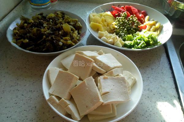 酸菜豆腐鱼的做法图解2