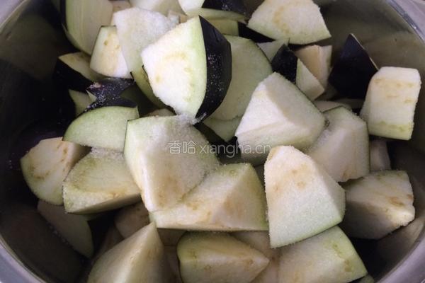 蒜香烧茄子的做法图解2