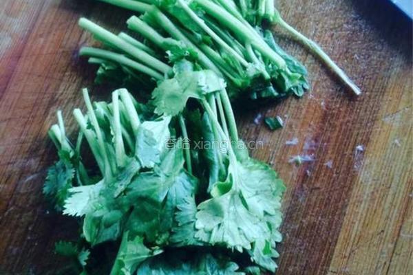 香菜羊肉的做法图解1