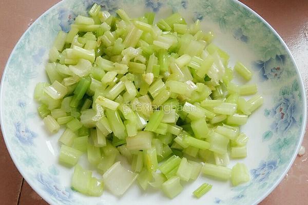 蒜蓉肉未芹菜的做法图解6