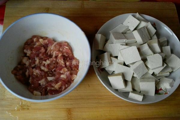 肉末豆腐的做法图解1