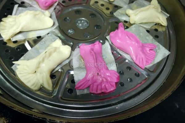 韭菜马蹄肉末金鱼饺子的做法图解6