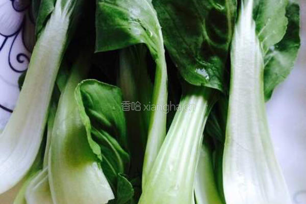 香菇青菜的做法图解1