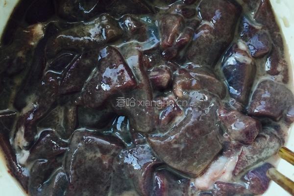 洋葱炒猪肝的做法图解2