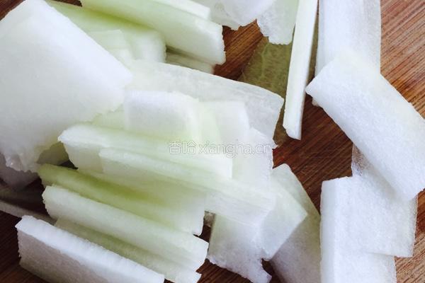 冬瓜虾皮紫菜汤的做法图解1