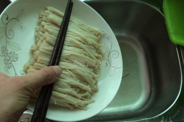 凉拌金针菇的做法图解7