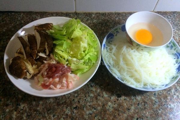 五花肉炒粉的做法图解1
