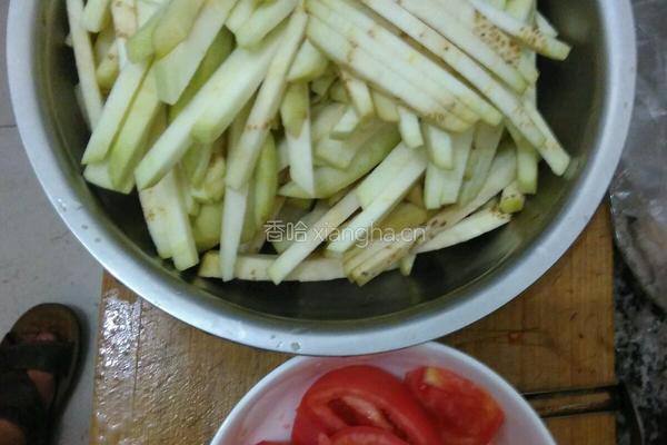 酱香茄条的做法图解1