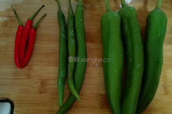 辣椒炒肉的做法图解2