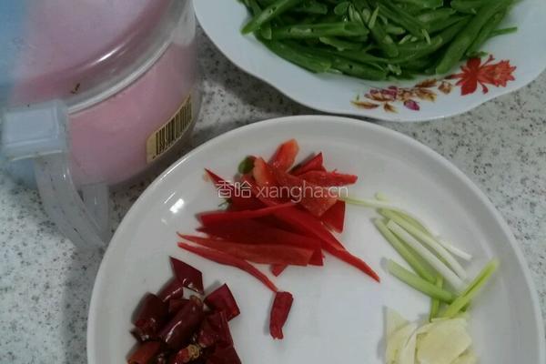清炒豆角丝的做法图解1