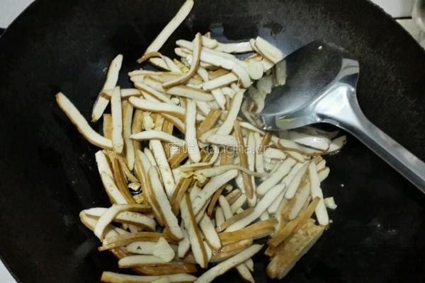 芹菜香干的做法图解4
