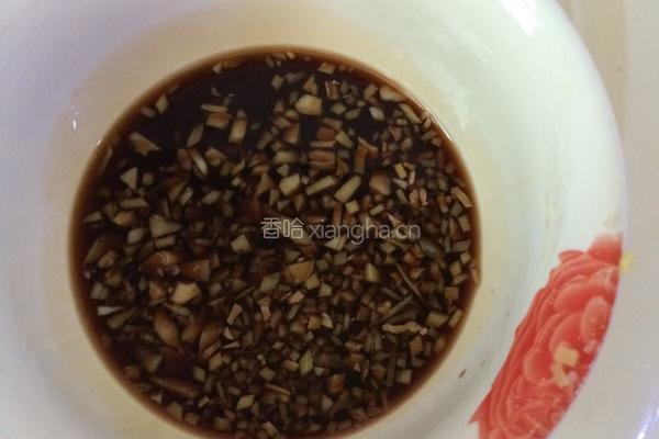 凉拌黄瓜（剁辣椒版）的做法图解2