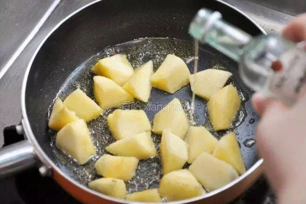 肉桂苹果面包布丁的做法图解5