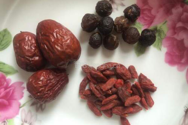 虫草山药炖草鸡的做法图解2