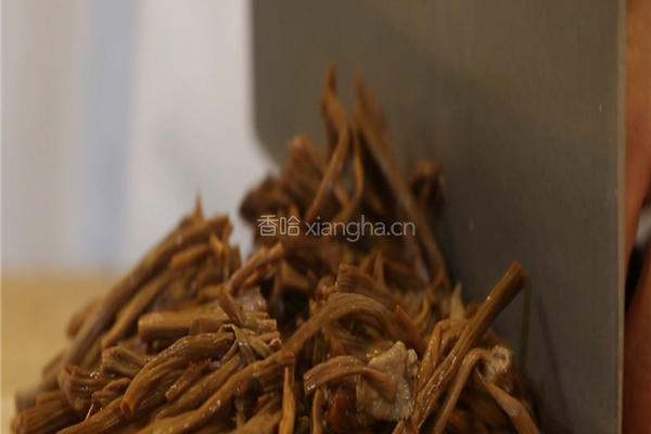 干锅茶树菇的做法图解1