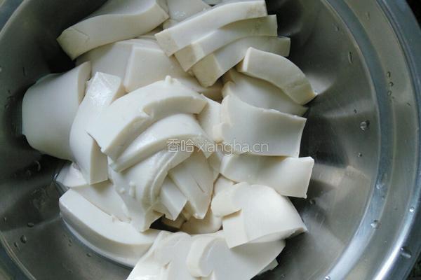 猪血炒豆腐的做法图解3