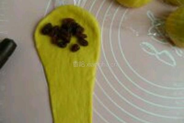 葡萄干胡萝卜面包卷的做法图解10