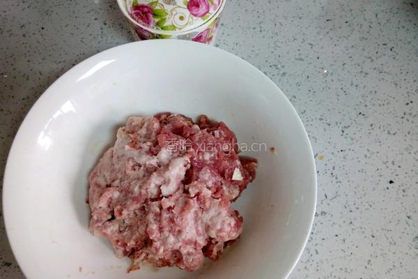 包菜饺子的做法图解1